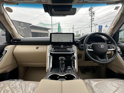 2025 Toyota LAND CRUISER 300 — фото 4