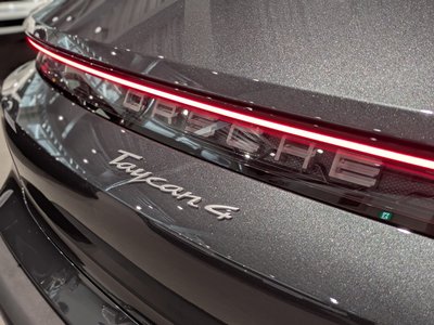 PORSCHE TAYCAN CROSS TURISMO - 10