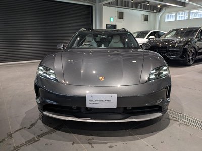 PORSCHE TAYCAN CROSS TURISMO - 2