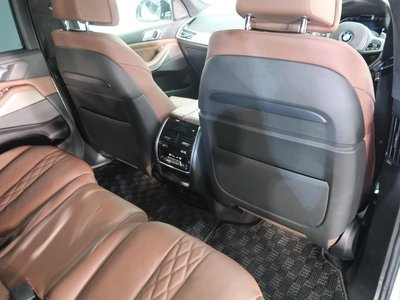 BMW X7 - 10