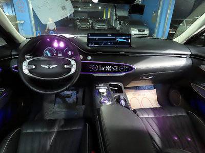 2022 Genesis GV70 photo 6