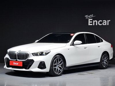 BMW 5 SERIES - 1