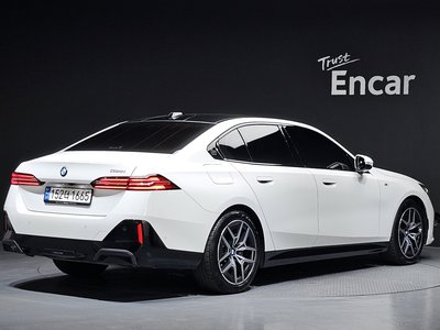 BMW 5 SERIES - 4