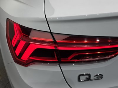 صورة 10 لـ 2023 AUDI Q3