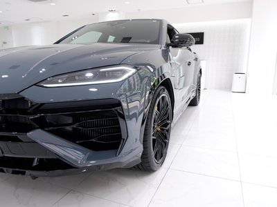 LAMBORGHINI URUS - 6