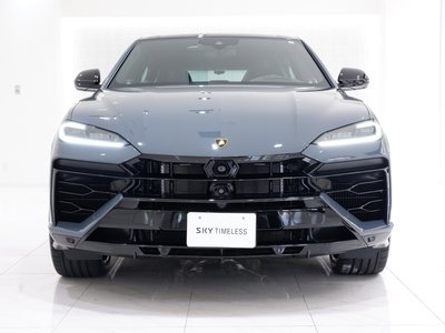 LAMBORGHINI URUS - 4