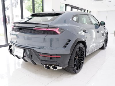 LAMBORGHINI URUS - 3