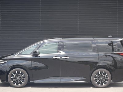 2025 Toyota VELLFIRE photo 4