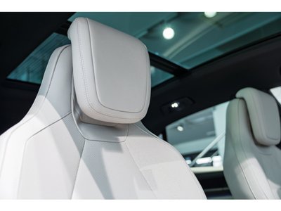 2026 Porsche MACAN thumbnail 12