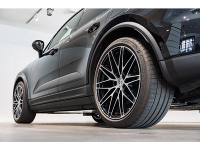 2026 Porsche MACAN thumbnail 20