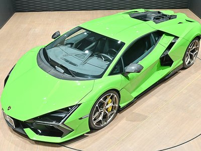 LAMBORGHINI REVUELTO - 8