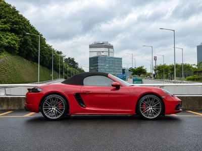 صورة 2 لـ 2022 Porsche 718