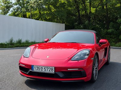 صورة 1 لـ 2022 Porsche 718