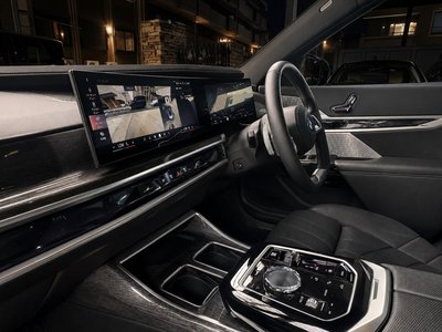 BMW 7 SERIES - 8