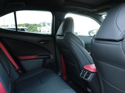 2023 Lexus UX 缩略图 32