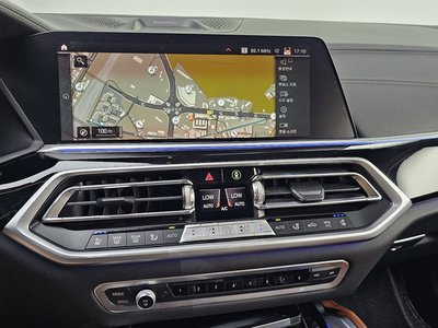 2022 BMW X6 — миниатюра 20