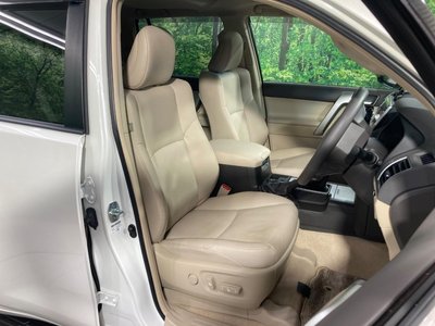 TOYOTA LAND CRUISER PRADO - 8