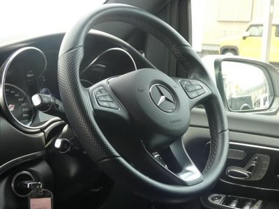 صورة 8 لـ 2023 Mercedes-BENZ V-CLASS