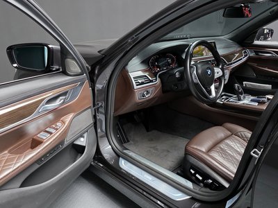 BMW 7 SERIES - 10