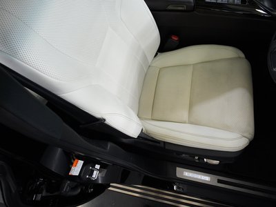 صورة 7 لـ 2024 Lexus LX