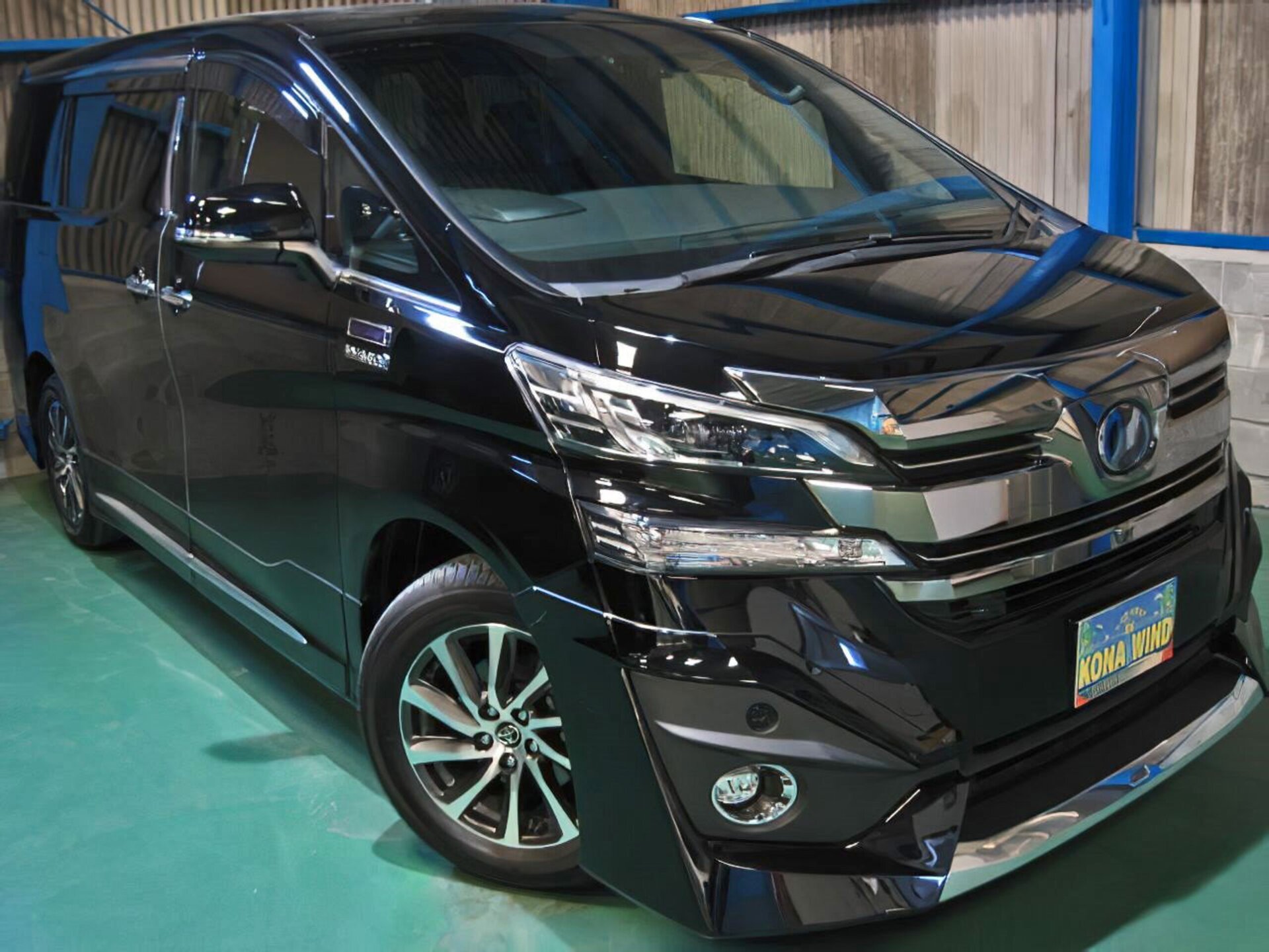 TOYOTA VELLFIRE - View 1