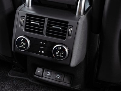 2025 LAND Rover DISCOVERY photo 5