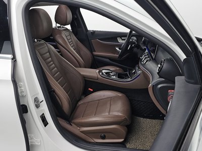 MERCEDES-BENZ E-CLASS - 9