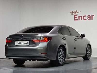 LEXUS ES - 3