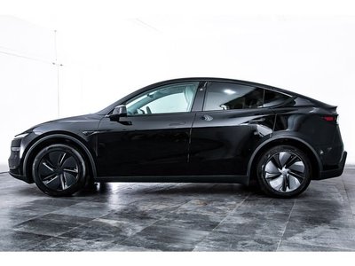 TESLA MODEL Y - 8