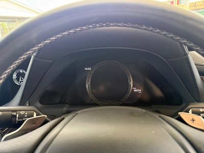 2017 Lexus LS — миниатюра 14