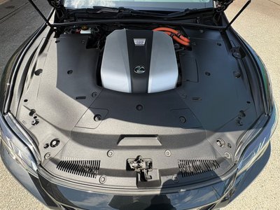 2017 Lexus LS — миниатюра 24