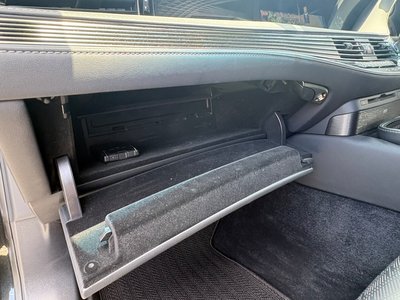 2017 Lexus LS — миниатюра 18