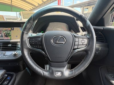 2017 Lexus LS — миниатюра 13