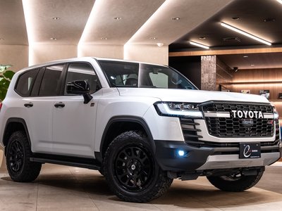 TOYOTA LAND CRUISER 300 - 1