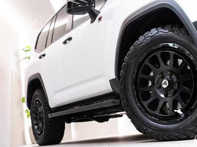 TOYOTA LAND CRUISER 300 - 10