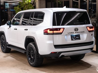 TOYOTA LAND CRUISER 300 - 9