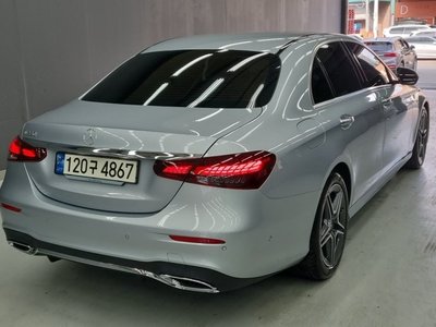 MERCEDES-BENZ E-CLASS - 2