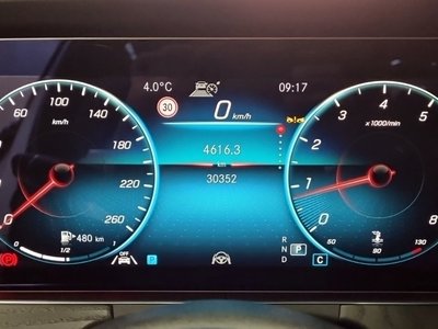 MERCEDES-BENZ E-CLASS - 8