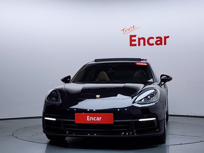 PORSCHE PANAMERA - 3
