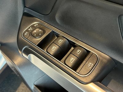 2025 Mercedes-BENZ GLB 缩略图 20