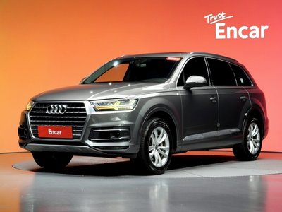 AUDI Q7 - 1