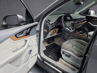 AUDI Q7 - 10