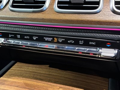 2025 Mercedes-BENZ GLE — миниатюра 32