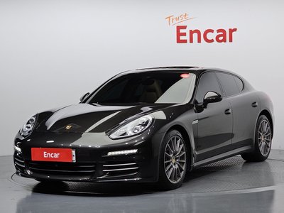 PORSCHE PANAMERA - 1
