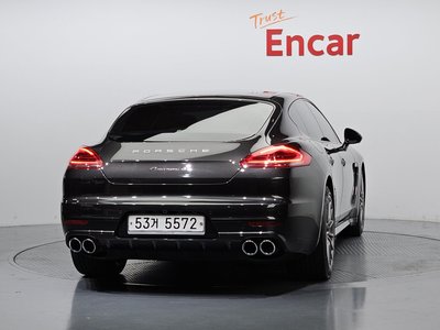 PORSCHE PANAMERA - 3