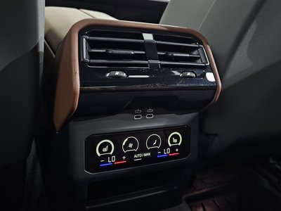 2024 BMW 5 SERIES — миниатюра 32