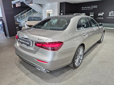 MERCEDES-BENZ E-CLASS - 5
