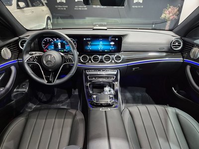 MERCEDES-BENZ E-CLASS - 4