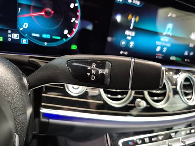 MERCEDES-BENZ E-CLASS - 9