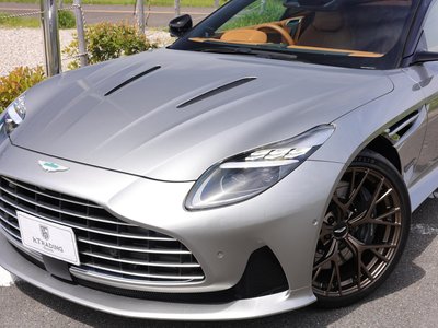 ASTON MARTIN DB12 - 10